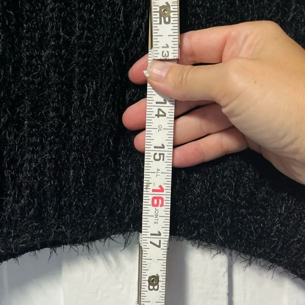 NWT Altar’d State Cropped fuzzy Black sweater size XS - Picture 6 of 6